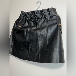 Black leather mini Skirt
